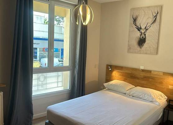 HOTEL IN PARIS 1