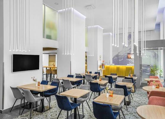 12 Revay Hotel 1