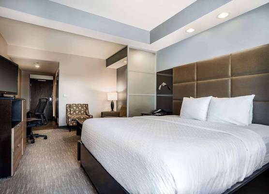 Best Western Premier Bryan College Station 1