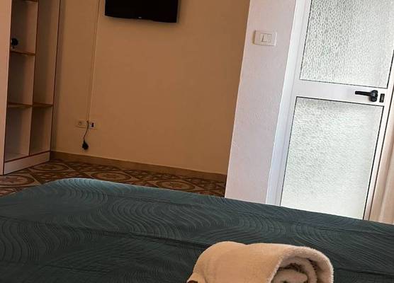KURTI Hotel 1