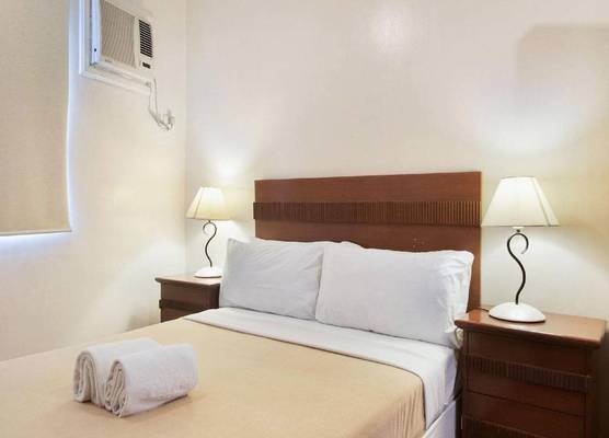 Townhouse OAK Metro Manila Near Osmena Highway PNR Pasay formerly Avitel Hotel 1