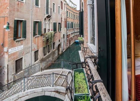 Hotel La Fenice et Des Artistes 1