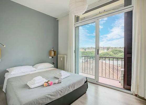 Appartamento di Tommaso Central Desenzano with AC sleeps 4 - Happy Rentals 1