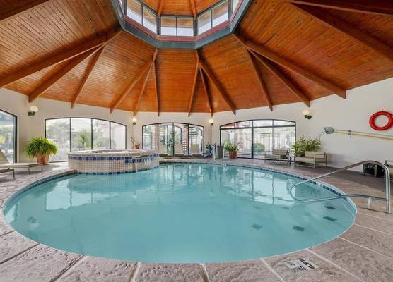 Best Western Plus Swiss Chalet Hotel & Suites 1