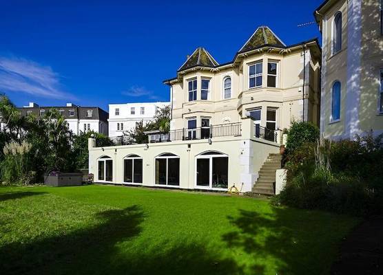 Crofton House Hotel 1