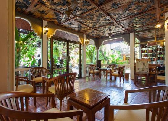 Tropica Bungalow Beach Hotel 1