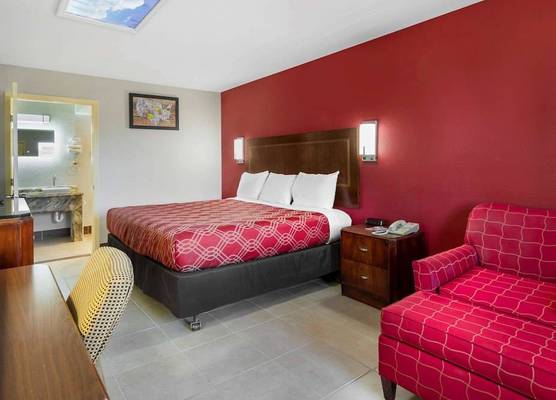 Econo Lodge Athens I-75 1