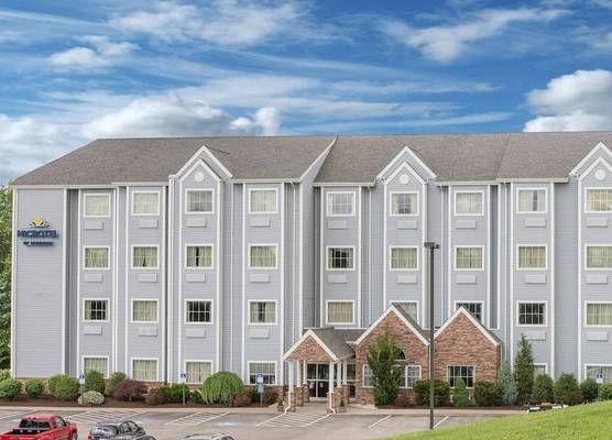 Microtel Inn & Suites by Wyndham Waynesburg 1