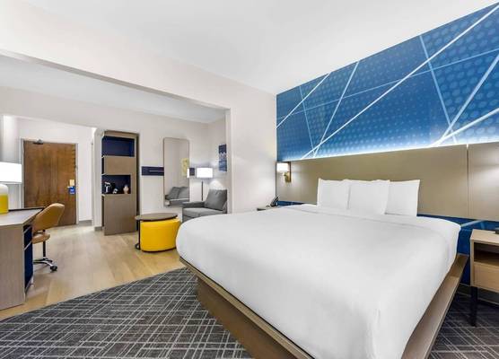 Comfort Suites London South 1