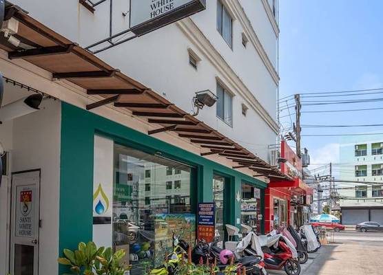 Santi White House Patong Hotel 1