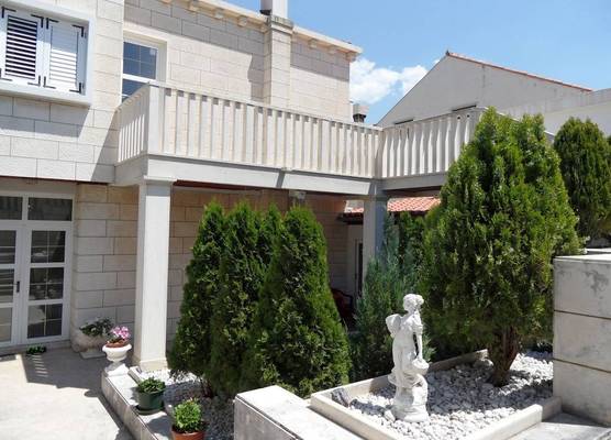 Adria Apartments and Rooms 1