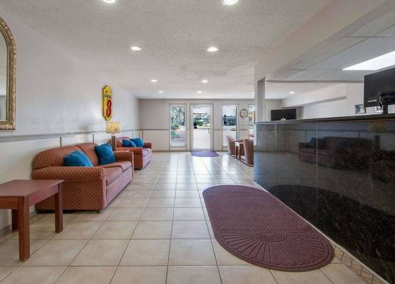 Super 8 by Wyndham College Station 1