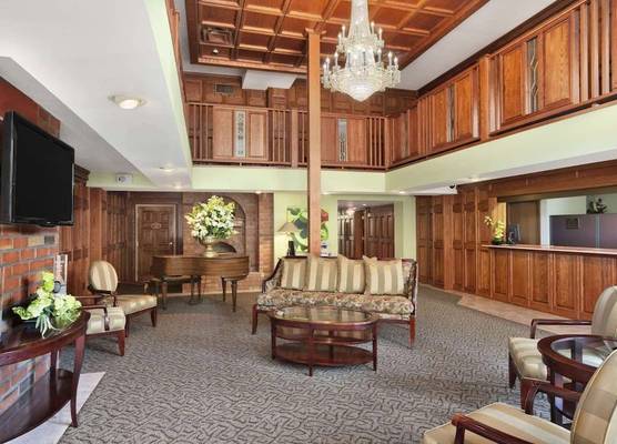 Ramada by Wyndham Saginaw Hotel & Suites 1