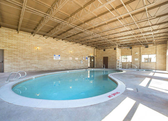 ECONO LODGE INN & SUITES SANDY 1