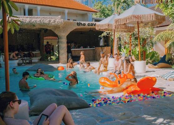 Mad Monkey Uluwatu 1