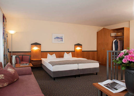 Victor's Residenz-Hotel Berlin Tegel 1