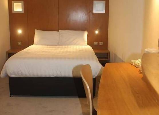 Corona Hotel Rotherham Sheffield Meadowhall 1
