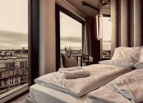 Bellman Hotel 1