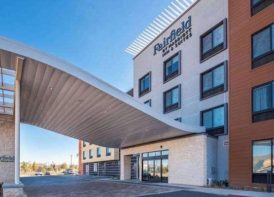 Fairfield Inn & Suites by Marriott Menifee 1