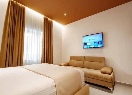KRONOS Hotel Sarandë 1