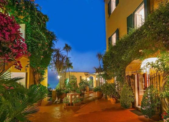 Hotel Monti 1