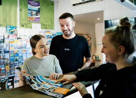 Noosa Flashpackers 1