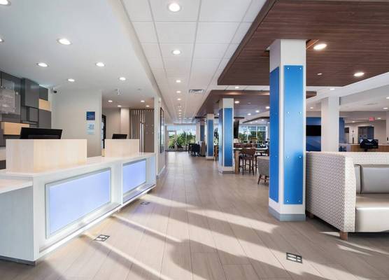 Holiday Inn Express & Suites CHICAGO - HOFFMAN ESTATES by IHG 1