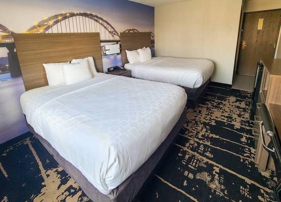 Clarion Pointe Bettendorf - Quad Cities 1