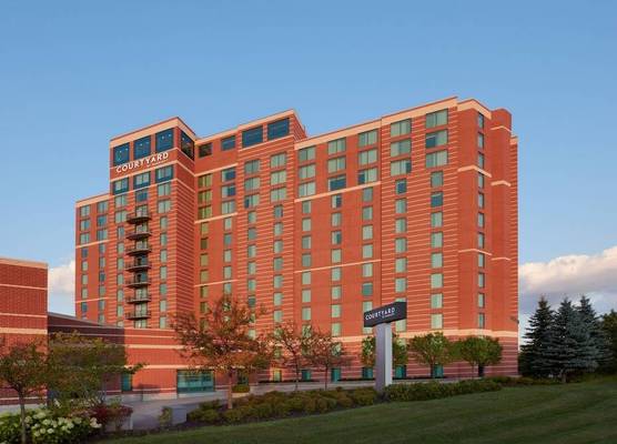 Courtyard by Marriott Ottawa East 1