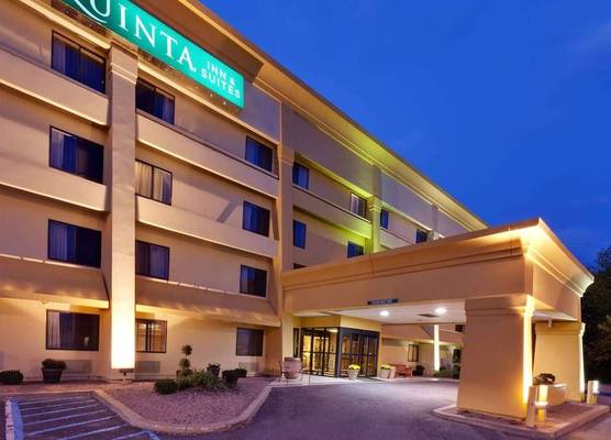 La Quinta by Wyndham Plattsburgh 1