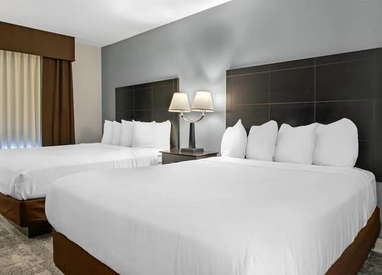 Best Western Lakewinds 1