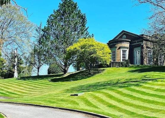 De Courceys Manor Suites & Cottages 1