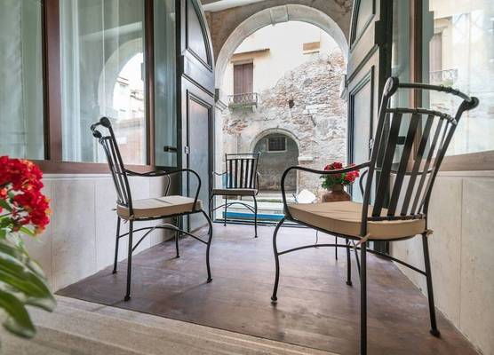 Riva Palace Apartments by Wonderful Italy 1
