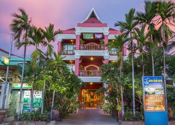 Side Walk Hotel 1