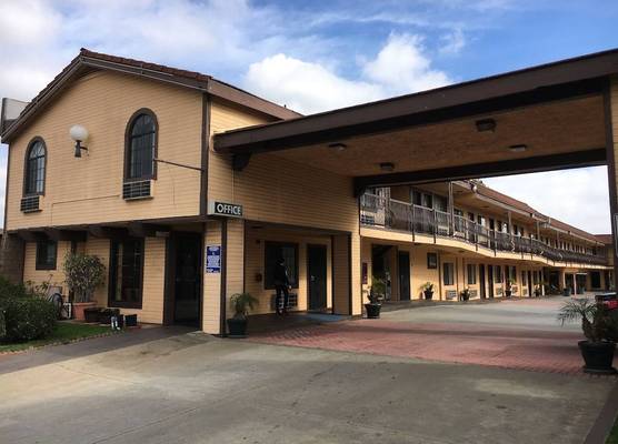 Del Amo Inn 1