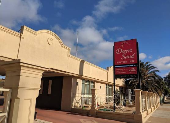 Desert Sand Motor Inn 1