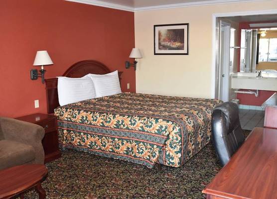 Dynasty Suites Santa Fe Springs 1
