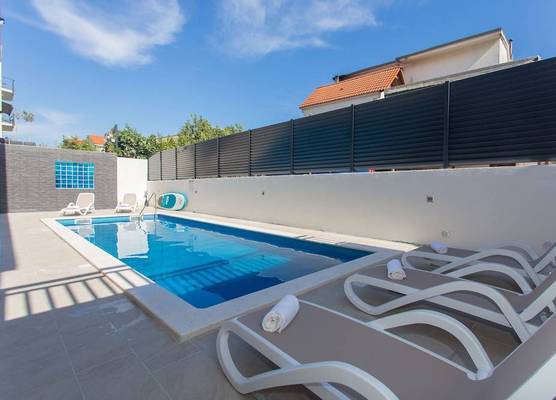 All Saints Suites B&B Kastela 1