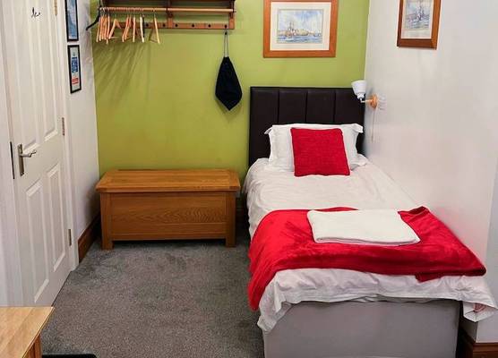 Ellies Guest House 1