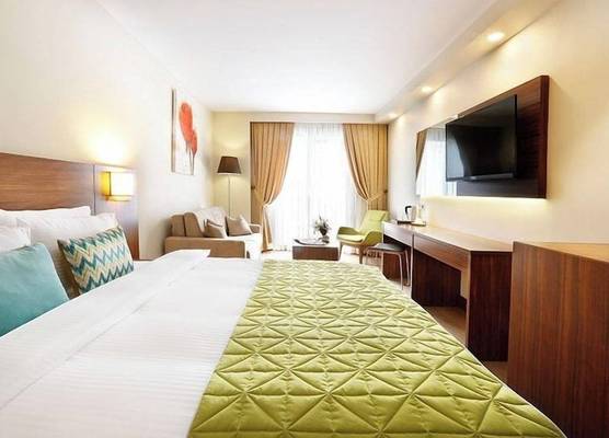 The White Orient Hotel 1