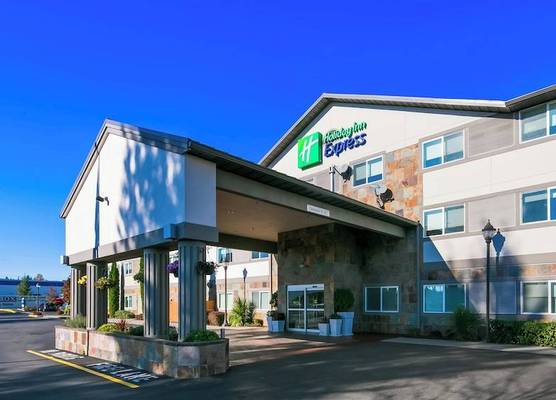 Holiday Inn Express & Suites EVERETT by IHG 1