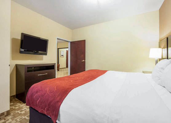 Comfort Suites 1