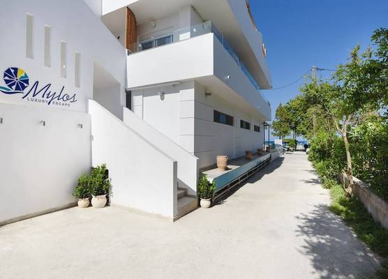 Mylos Luxury Escape 1
