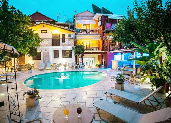 Paradise Hotel 1