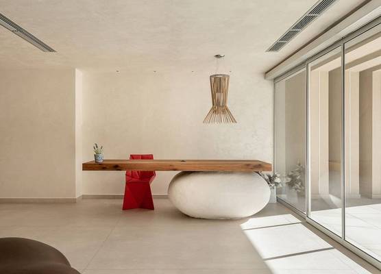 Icarus Hotel 1