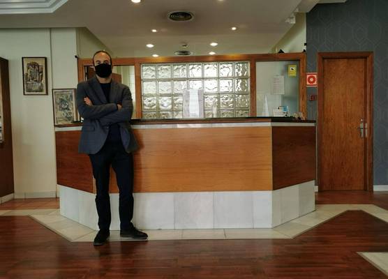 Hotel J. Balmes Vic 1