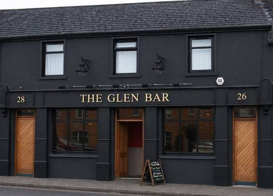 Central 2-Bed Apt Sleeps 5 above Great Derry Pub 1