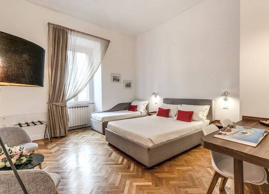 Little Queen Relais 1