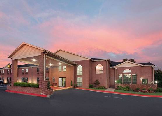 Super 8 by Wyndham Lowell/Bentonville/Rogers Area 1
