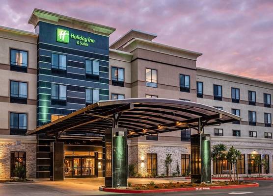 Holiday Inn & Suites SILICON VALLEY - MILPITAS by IHG 1